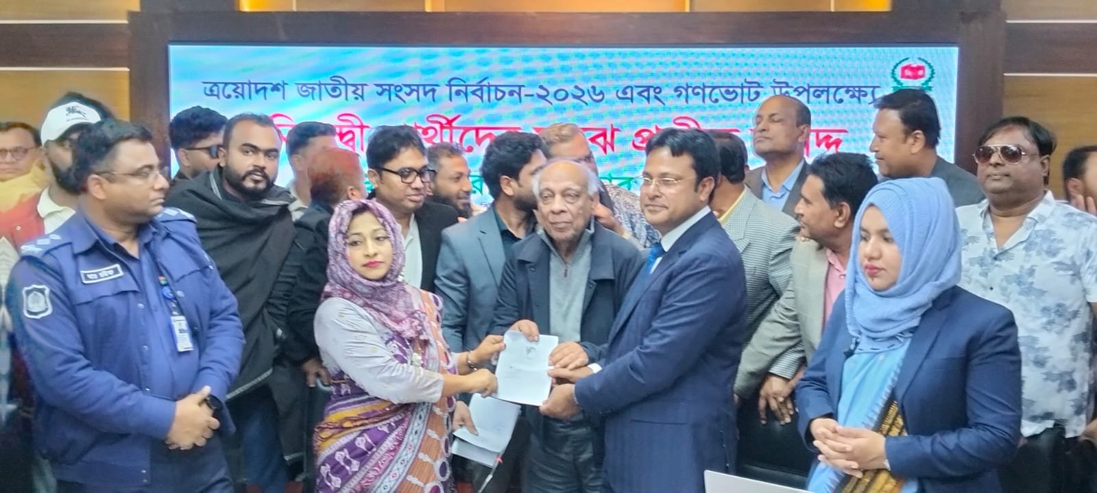 ব্রাহ্মণবাড়িয়া ৪ দলীয় প্রতীক বরাদ্দ পেলেন মুশফিকুর রহমান।